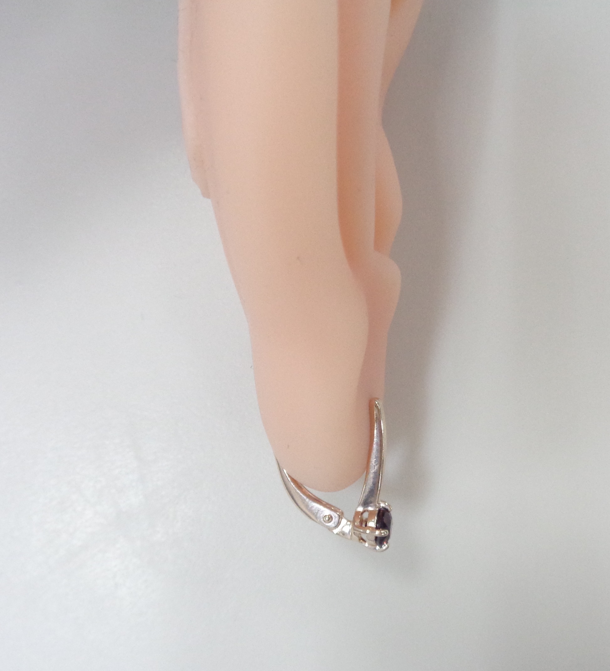 Серебряные серьги с гранатами